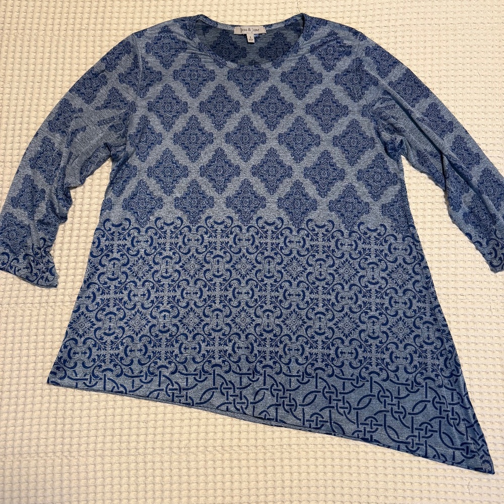 Jess & Jane asymmetric length 3/4 sleeve top/tunic, large